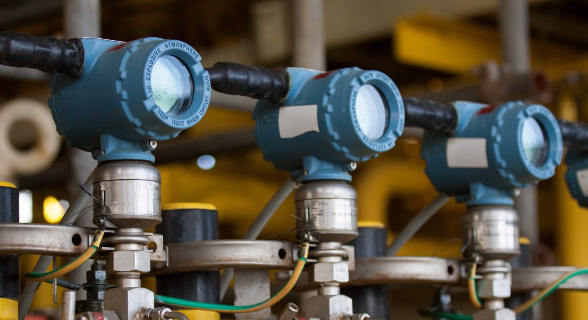 Radar Level Transmitters vs Ultrasonic Sensors: A Practical Comparison